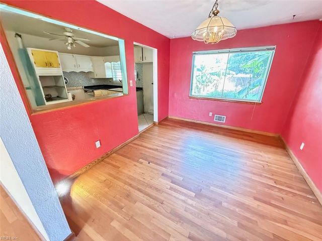 704 Sullivan CIR, Virginia Beach, VA 23455