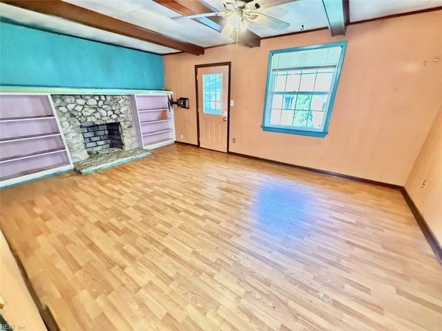 704 Sullivan CIR, Virginia Beach, VA 23455