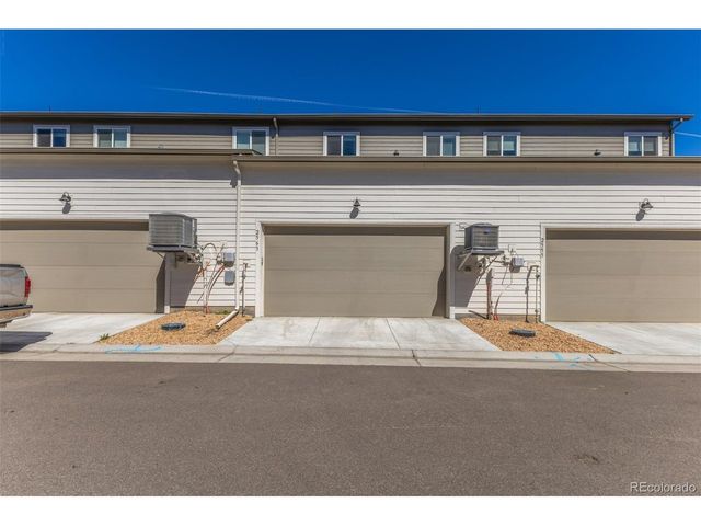 2563 W 69th Pl, Denver, CO 80221