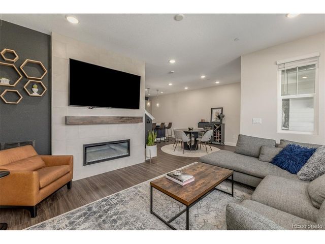 2563 W 69th Pl, Denver, CO 80221