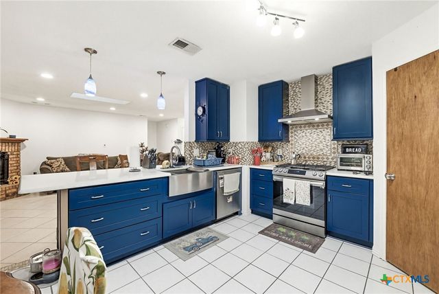 302 W Anderson Avenue, Copperas Cove, TX 76522