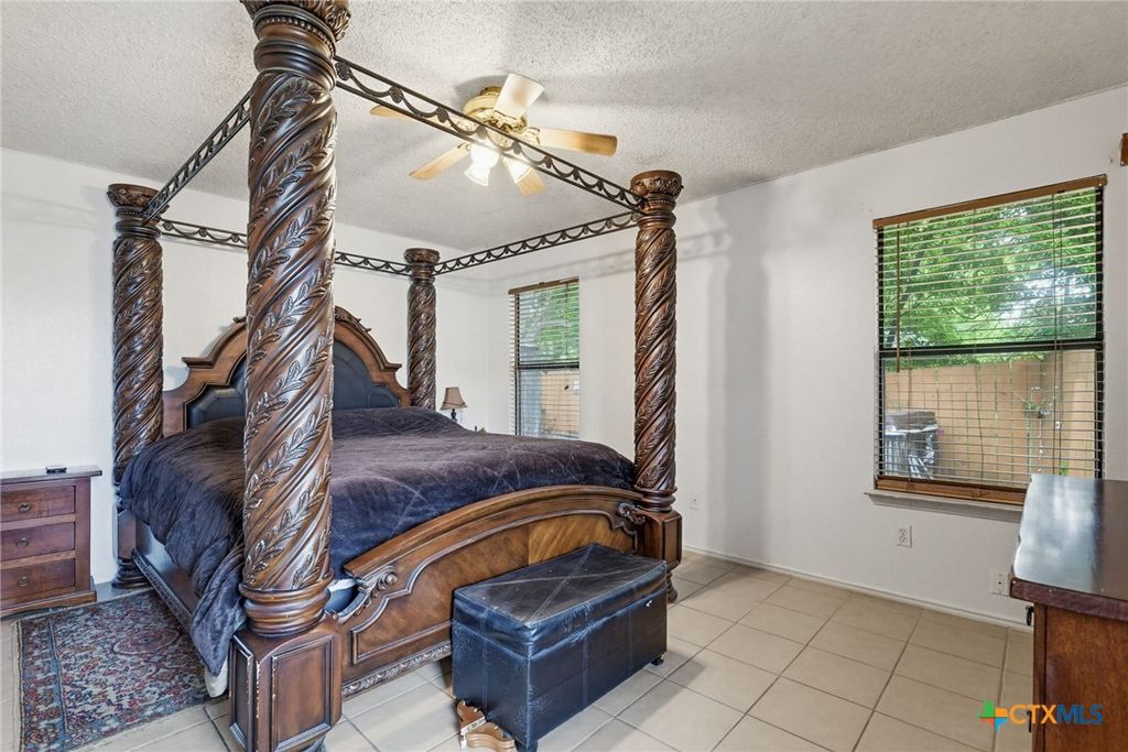 Image 11 of property listing at 302 W Anderson Avenue, Copperas Cove, TX 76522