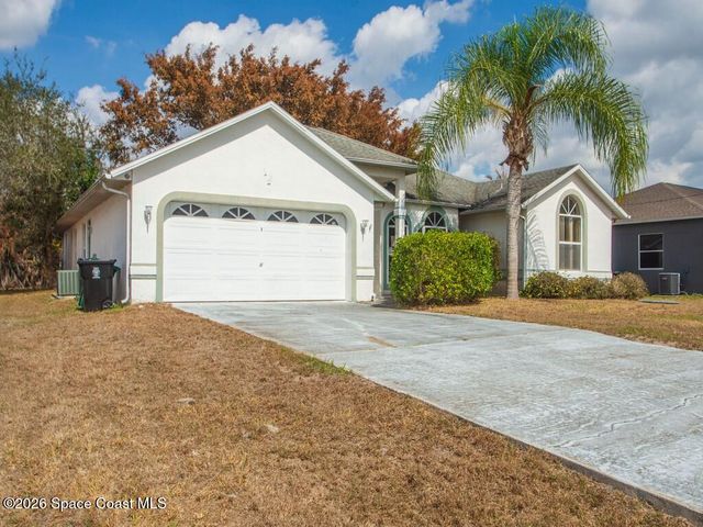 5718 NW North Macedo Boulevard, Port St. Lucie, FL 34983