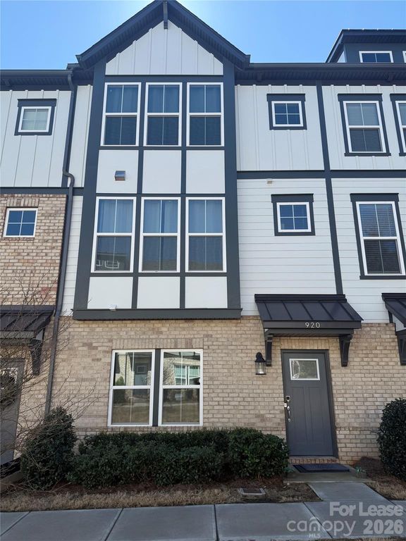 920 Mary Max Drive, Davidson, NC 28036