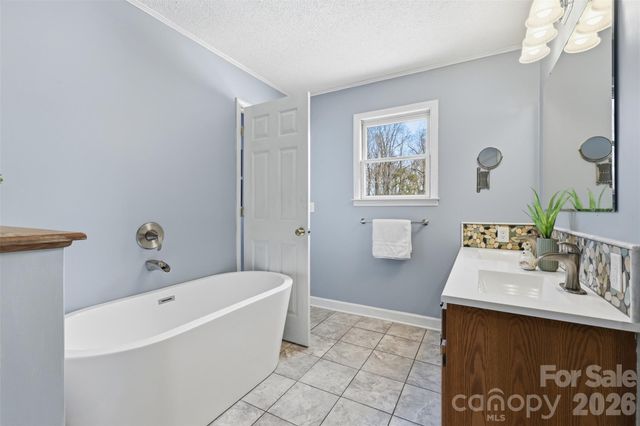 173 Chestnut Grove Road, Statesville, NC 28625