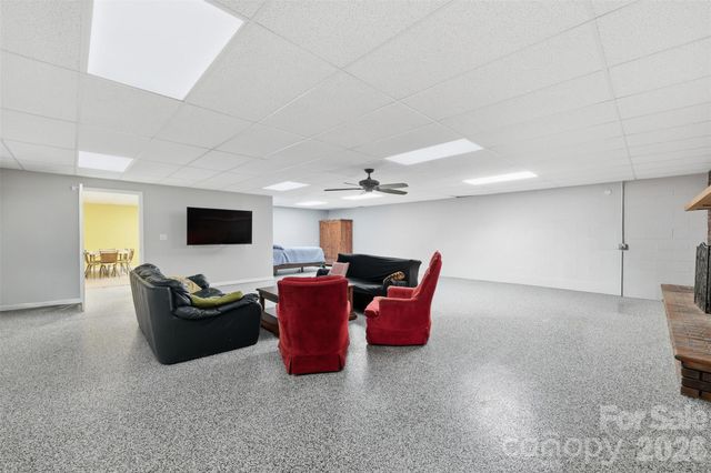 173 Chestnut Grove Road, Statesville, NC 28625