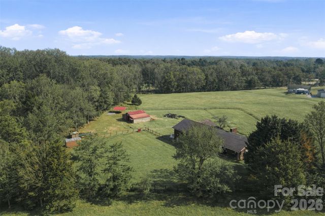 173 Chestnut Grove Road, Statesville, NC 28625