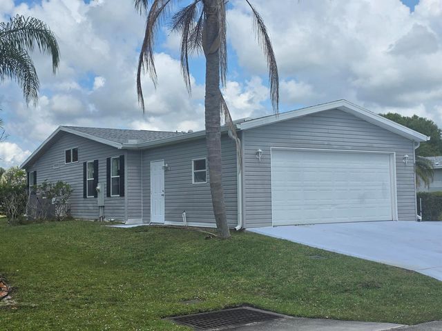 8027 9th Hole Drive, Port St. Lucie, FL 34952