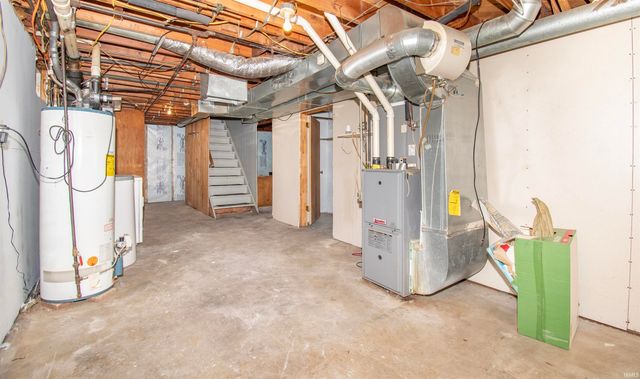 914 East Avenue, Kendallville, IN 46755