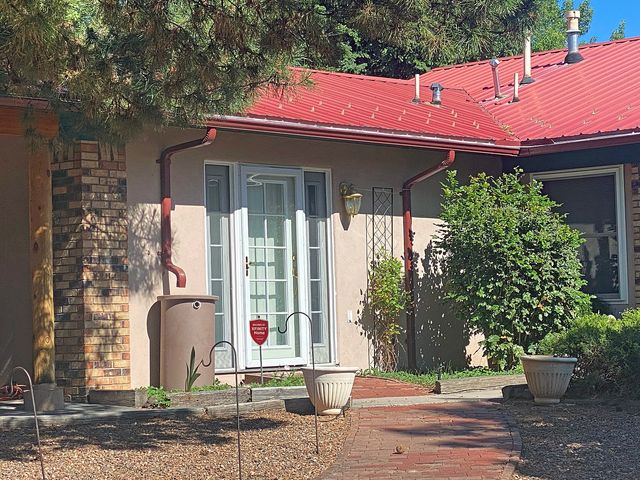 1897 Candela Street, Santa Fe, NM 87505