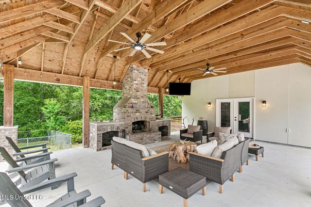 5080 Longbow Drive, Kiln, MS 39556