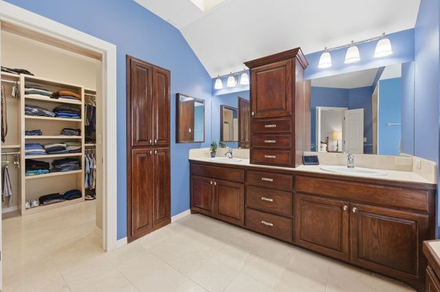 2133 W Harborlight, Wichita, KS 67204