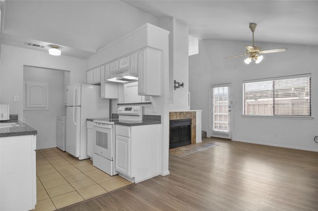 5720 Cedar Creek Drive, Benbrook, TX 76109