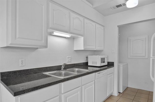 5720 Cedar Creek Drive, Benbrook, TX 76109