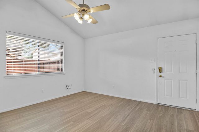 5720 Cedar Creek Drive, Benbrook, TX 76109