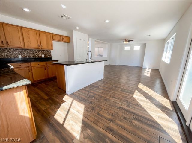 4378 Mangrove Bay Street, Las Vegas, NV 89147