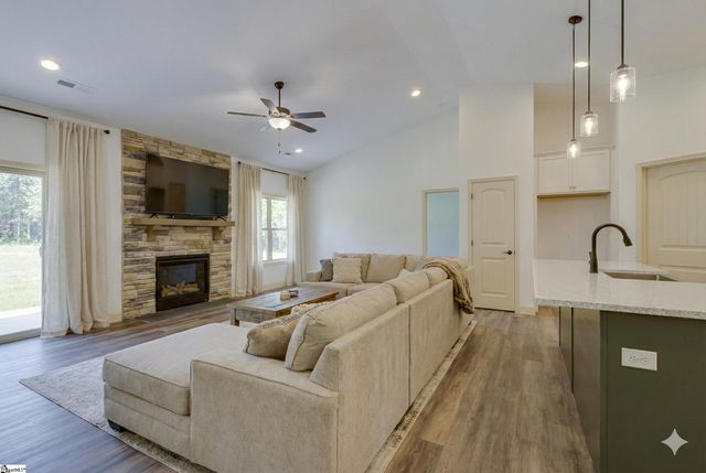 399 Bowers Road, Travelers Rest, SC 29690