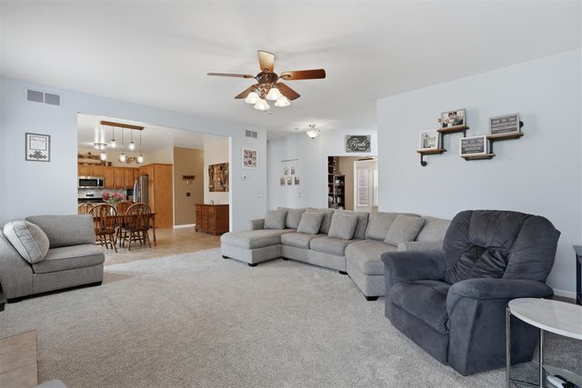 31811 Day Lily Drive, Rockwood, MI 48173
