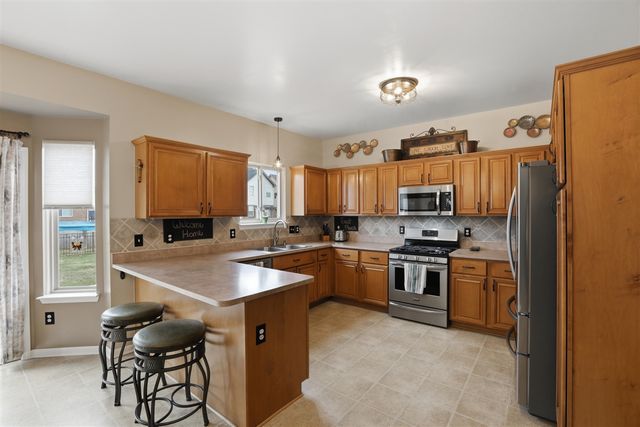 31811 Day Lily Drive, Rockwood, MI 48173