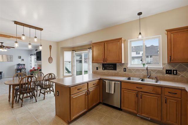 31811 Day Lily Drive, Rockwood, MI 48173