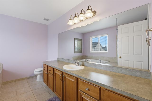 31811 Day Lily Drive, Rockwood, MI 48173