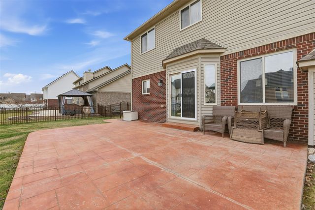 31811 Day Lily Drive, Rockwood, MI 48173