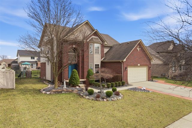 31811 Day Lily Drive, Rockwood, MI 48173