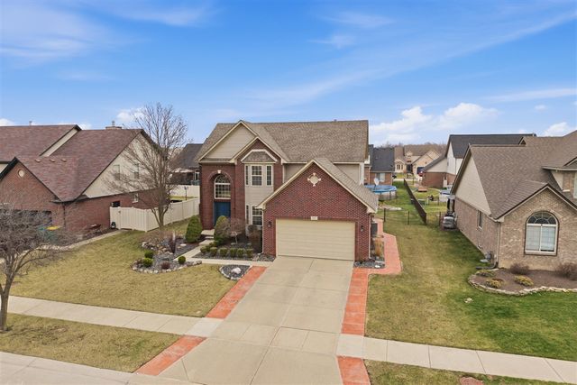 31811 Day Lily Drive, Rockwood, MI 48173