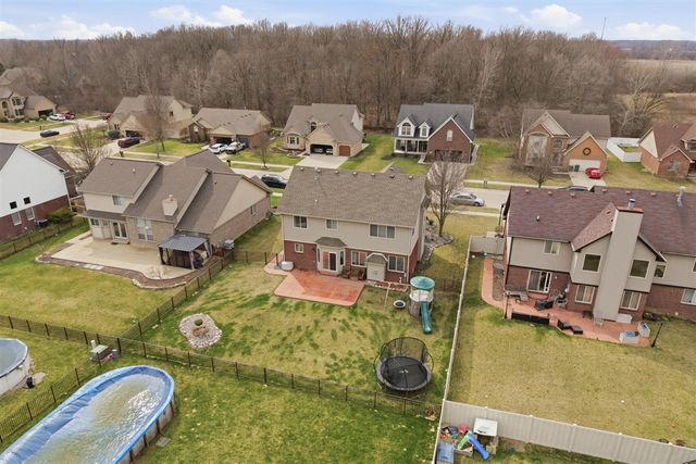31811 Day Lily Drive, Rockwood, MI 48173