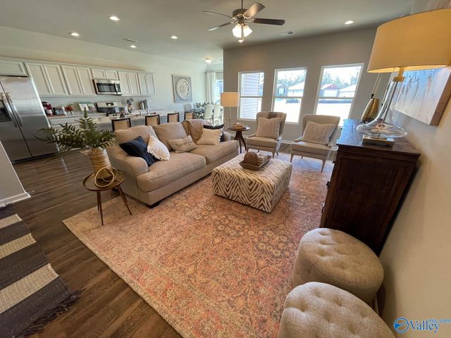 4020 Mckenzie Drive, Decatur, AL 35603