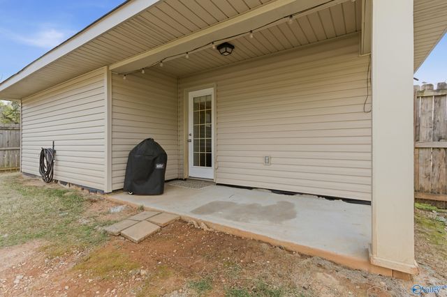 265 Valleyside Drive, Huntsville, AL 35810