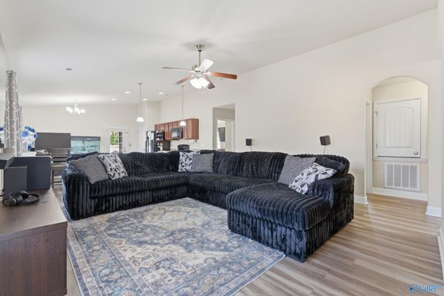 265 Valleyside Drive, Huntsville, AL 35810