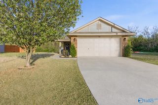 265 Valleyside Drive, Huntsville, AL 35810