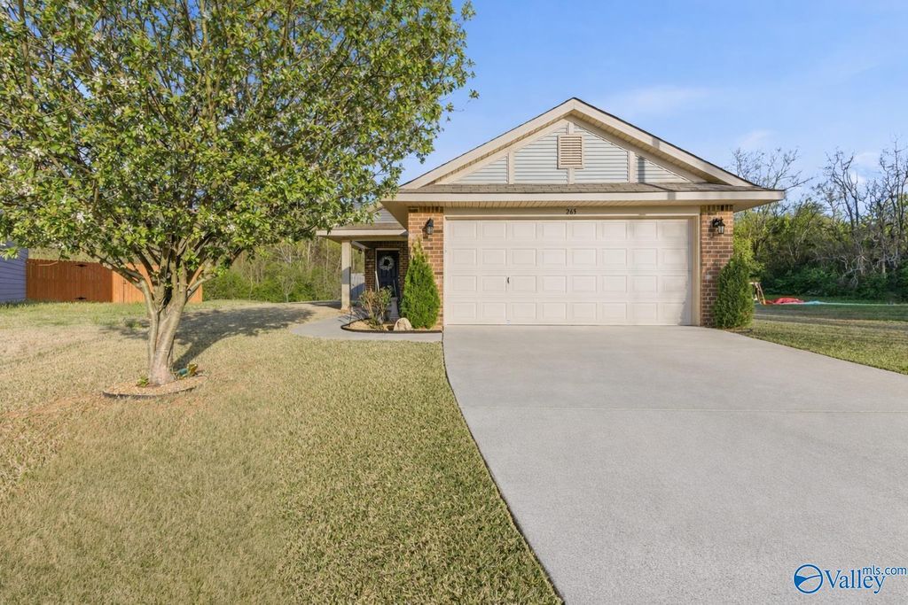 265 Valleyside Drive, Huntsville, AL 35810