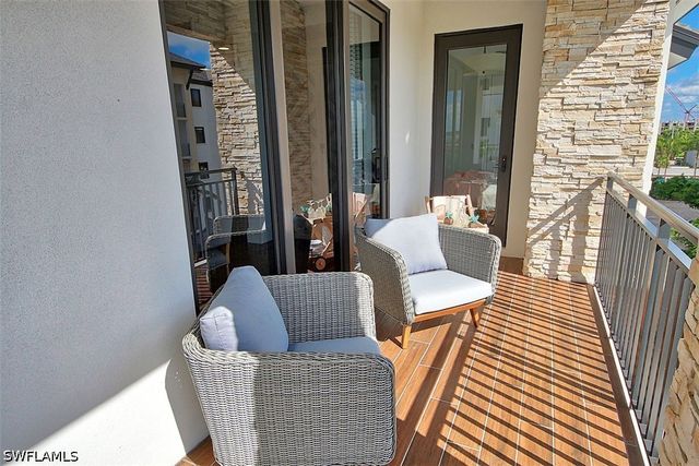 1035 3rd AVE S 411, Naples, FL 34102