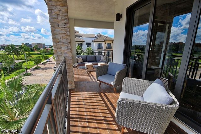 1035 3rd AVE S 411, Naples, FL 34102