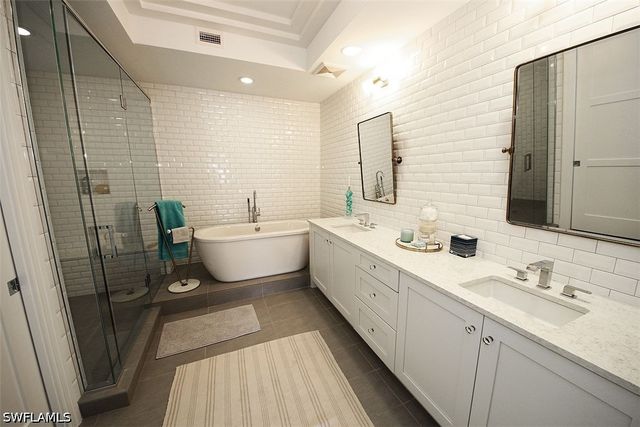 1035 3rd AVE S 411, Naples, FL 34102