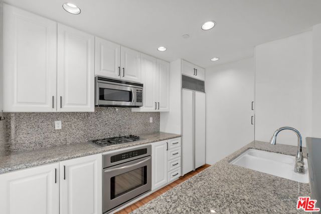 12000 Goshen Avenue 303, Los Angeles, CA 90049