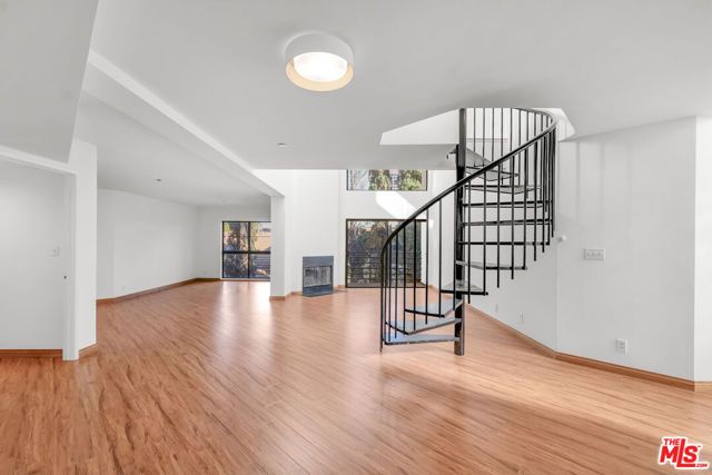 12000 Goshen Avenue 303, Los Angeles, CA 90049