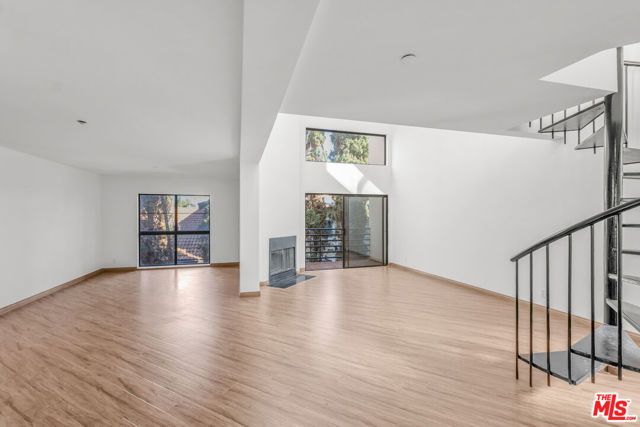 12000 Goshen Avenue 303, Los Angeles, CA 90049