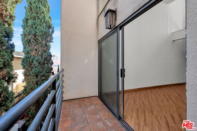 12000 Goshen Avenue 303, Los Angeles, CA 90049