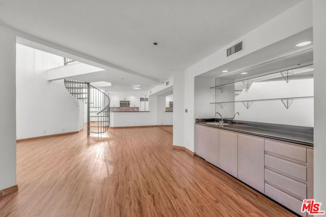 12000 Goshen Avenue 303, Los Angeles, CA 90049