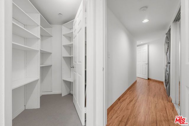 12000 Goshen Avenue 303, Los Angeles, CA 90049