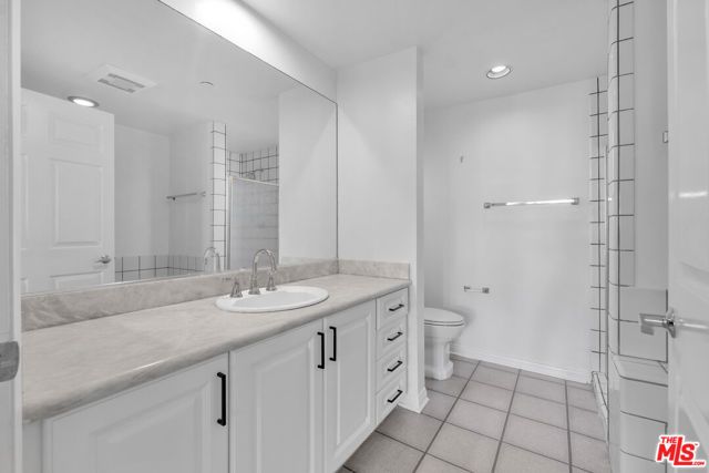 12000 Goshen Avenue 303, Los Angeles, CA 90049