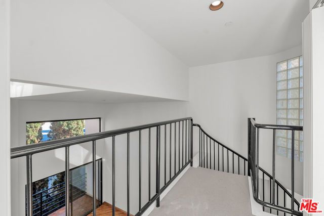 12000 Goshen Avenue 303, Los Angeles, CA 90049