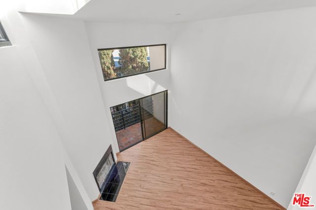 12000 Goshen Avenue 303, Los Angeles, CA 90049