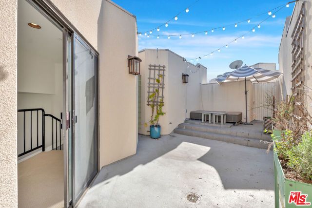 12000 Goshen Avenue 303, Los Angeles, CA 90049