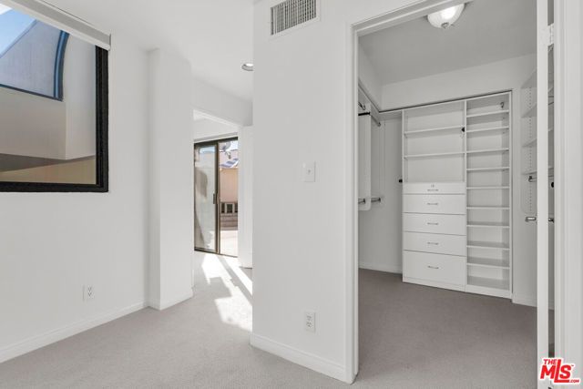 12000 Goshen Avenue 303, Los Angeles, CA 90049