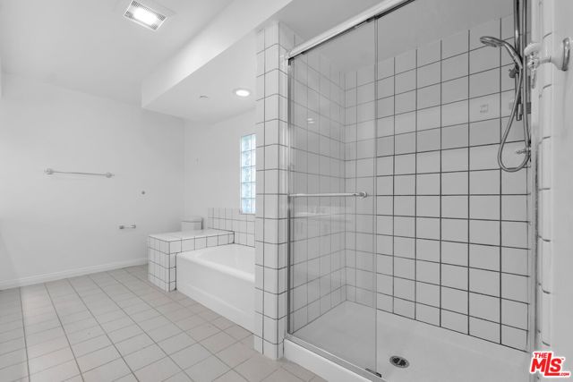 12000 Goshen Avenue 303, Los Angeles, CA 90049