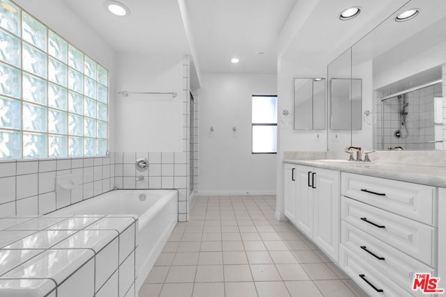 12000 Goshen Avenue 303, Los Angeles, CA 90049